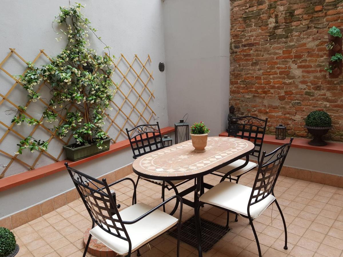 Nell'Antico Ghetto Ebraico Ferrara Exterior foto
