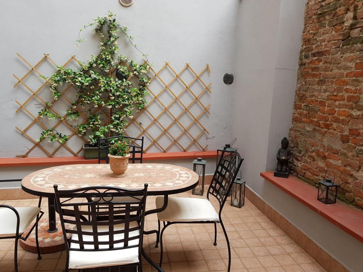 Nell'Antico Ghetto Ebraico Ferrara Exterior foto